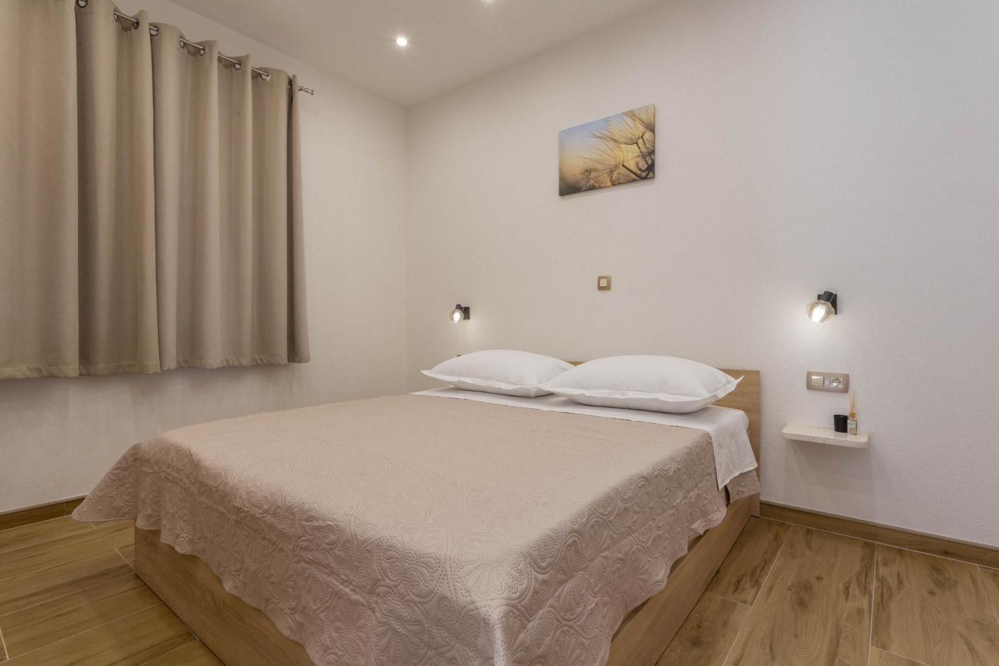 Apartment Zastupac 8761A Хвар Екстер'єр фото